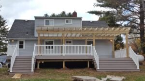 Deck with Trellis